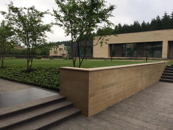 Дом в коттеджном поселке "Резиденции Бенилюкс"